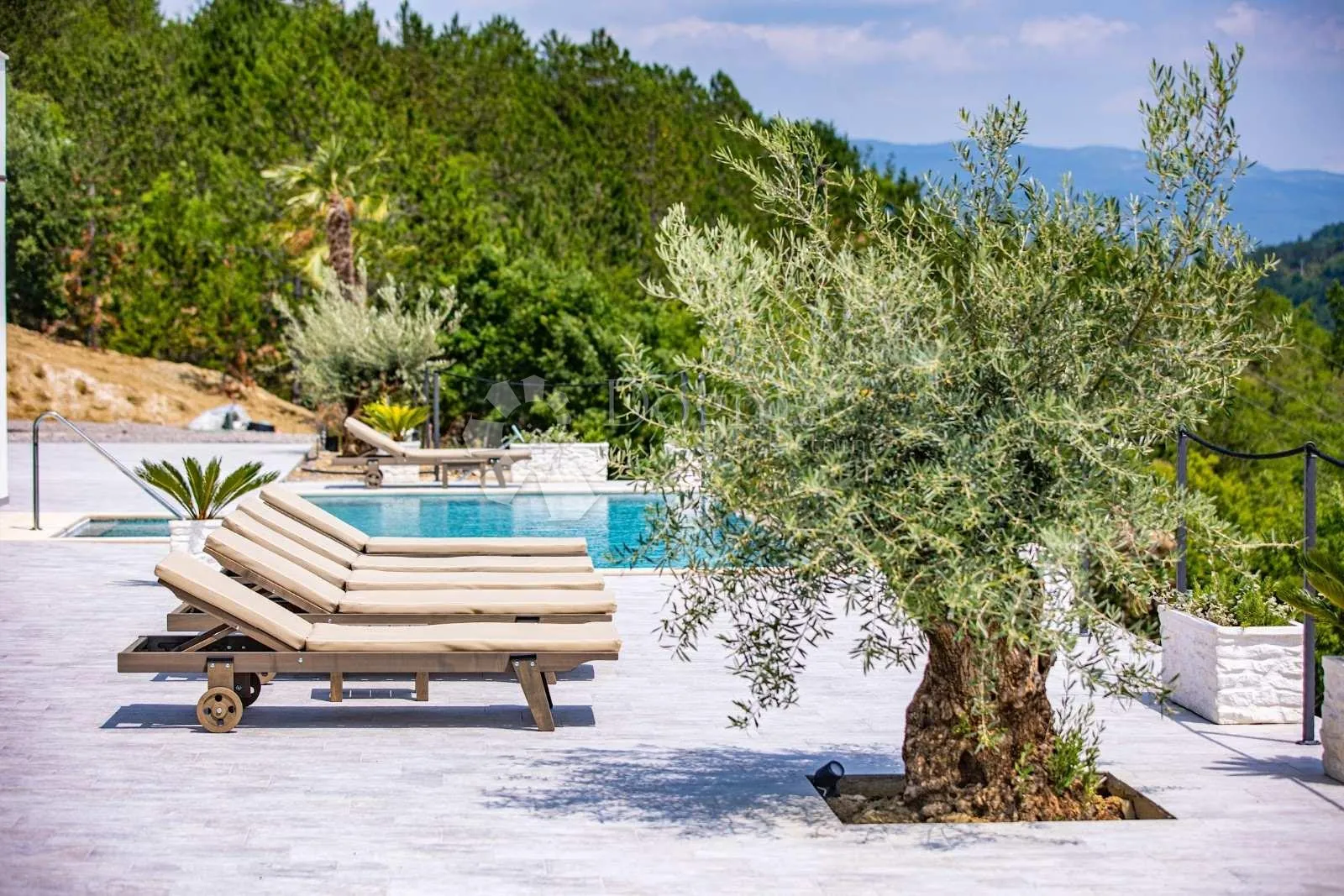 luksuzna villa na osami - slika 27