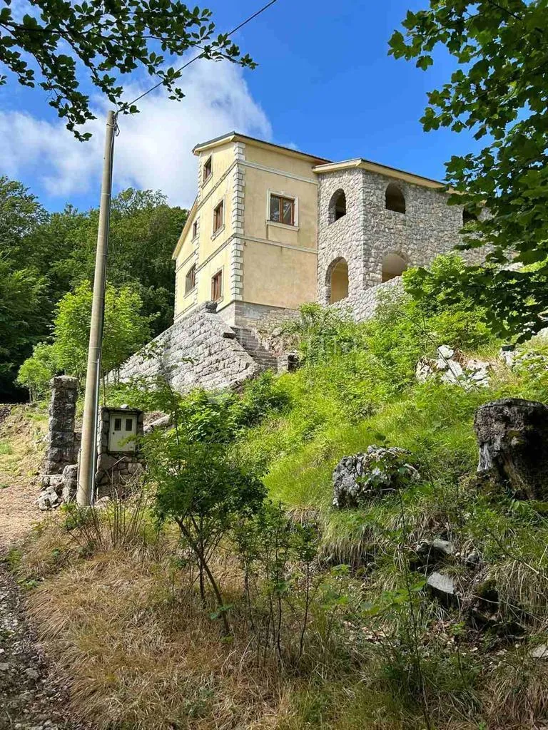 planinska oaza na učki: prilika za kreiranje idealnog doma - slika 7