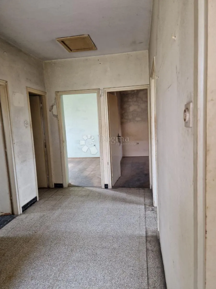 obiteljska katnica za renovaciju na top lokaciji! - slika 11