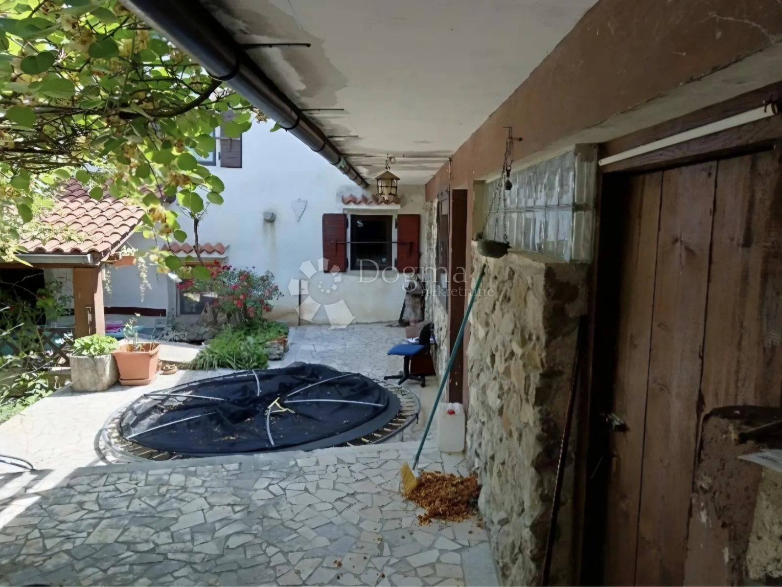 samostojeća kuća, 405m2, roč - slika 5
