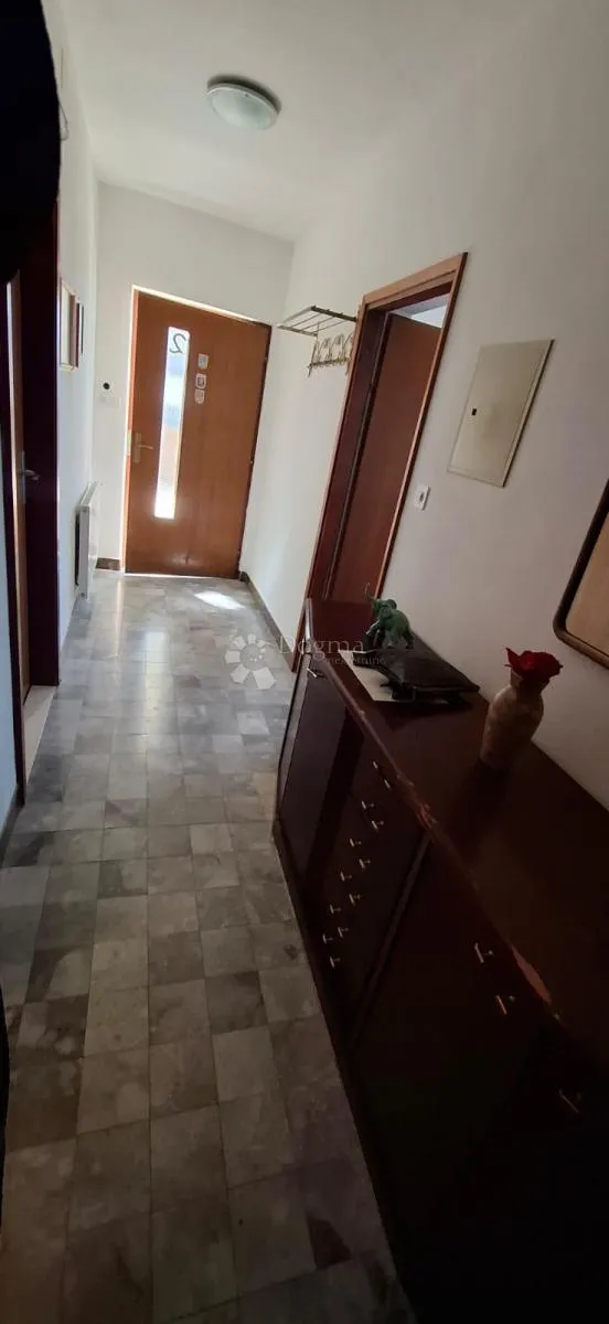 apartmanska kuća, 70m od mora, trogir - slika 17