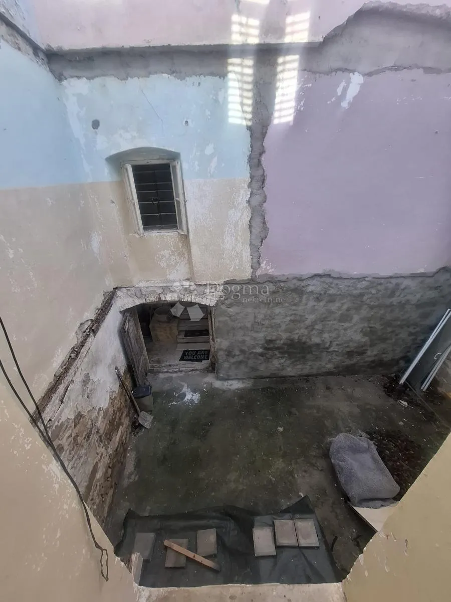 starina za renovaciju- kaštel gomilica - slika 5