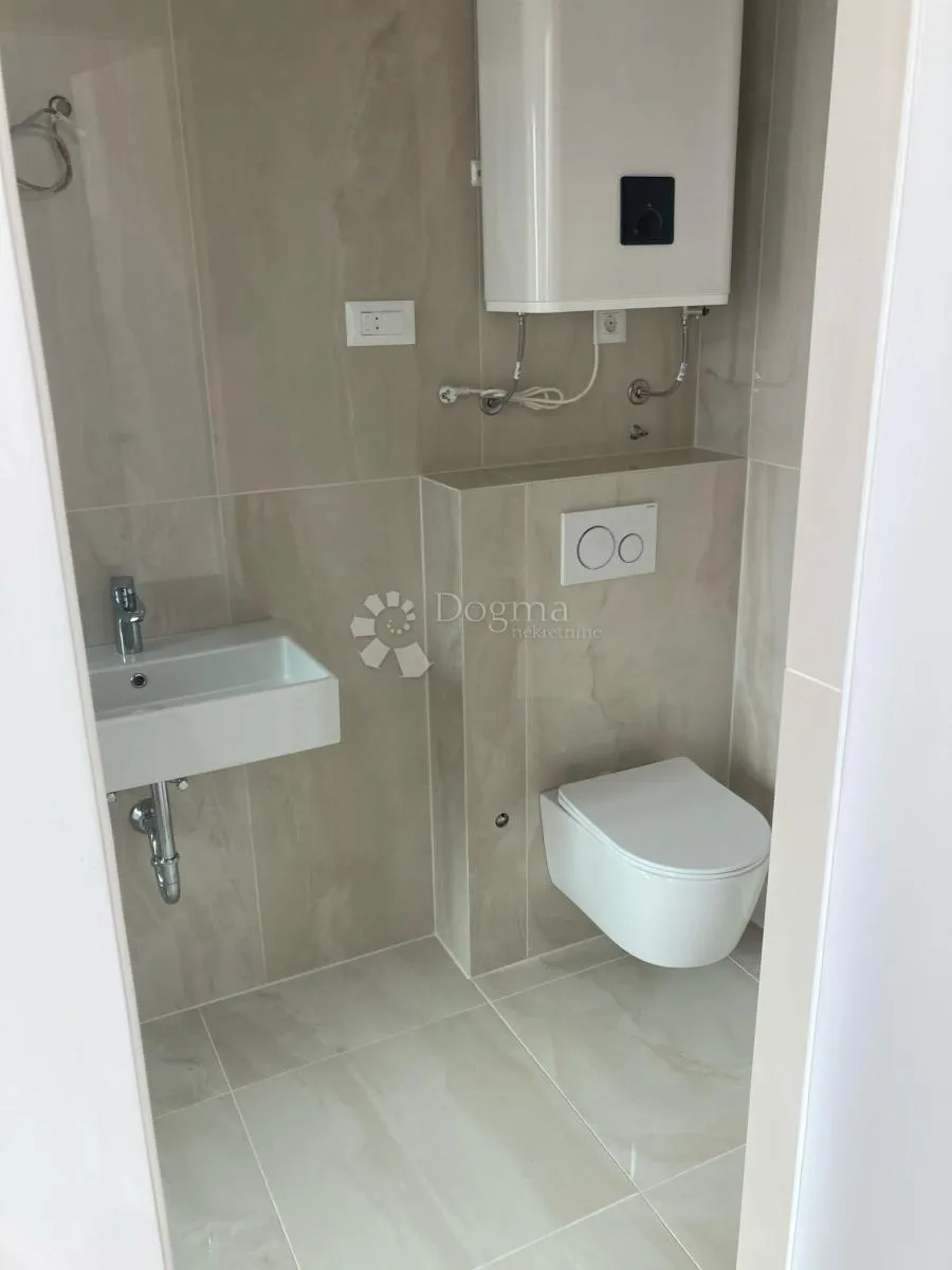 luksuzni apartman uz more a2 - slika 15