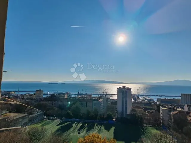 novo adaptiran stan s očaravajućim pogledom na rijeku - slika 9