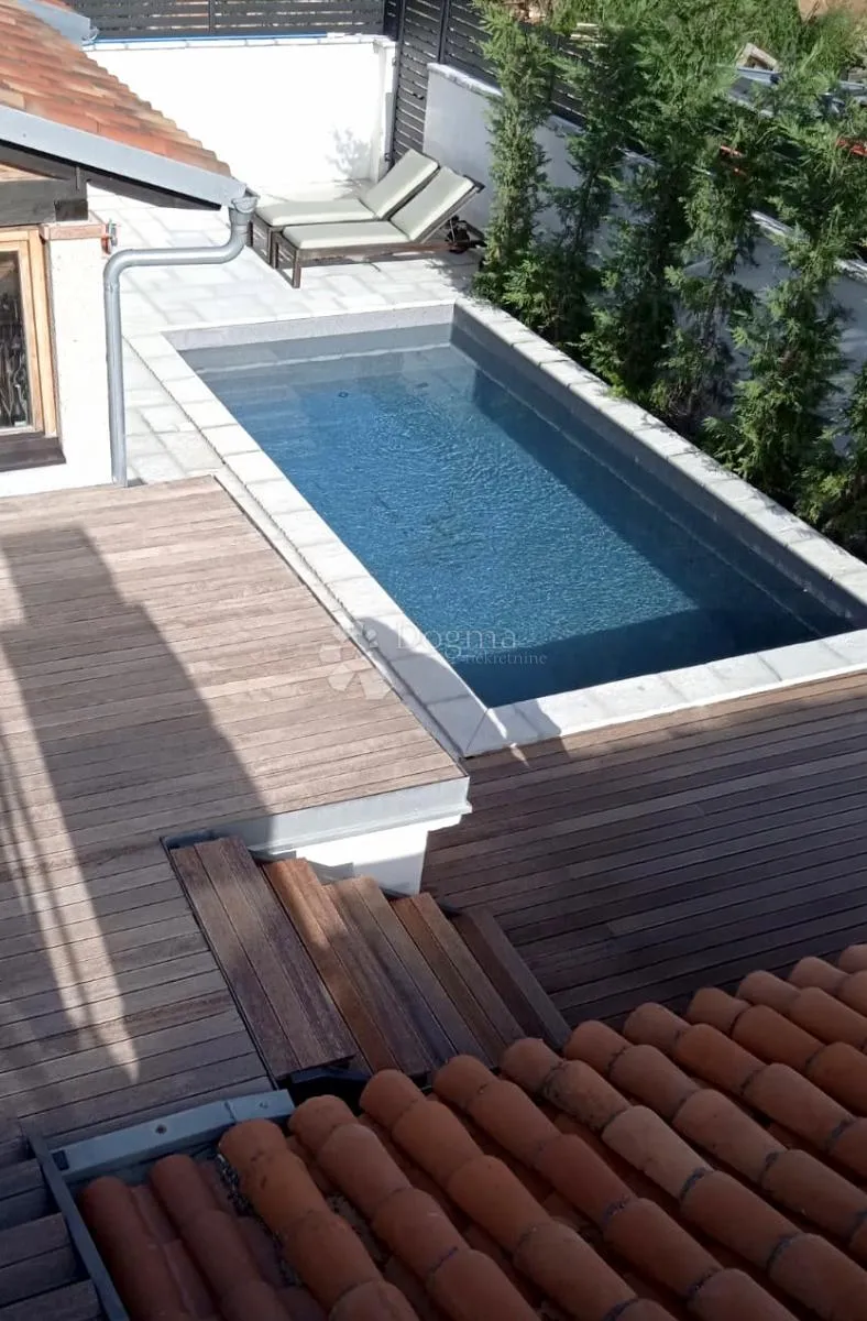 kostrena - šarmantna kuća sa bazenom i pogledom na more - slika 18