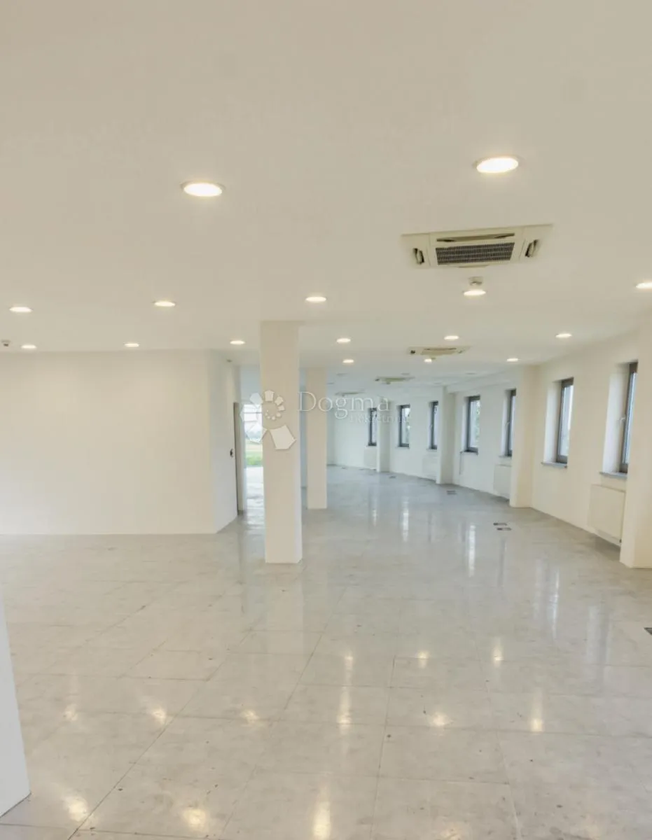 prostran ured 500 m² u modernoj poslovnoj zgradi buzinu - slika 1