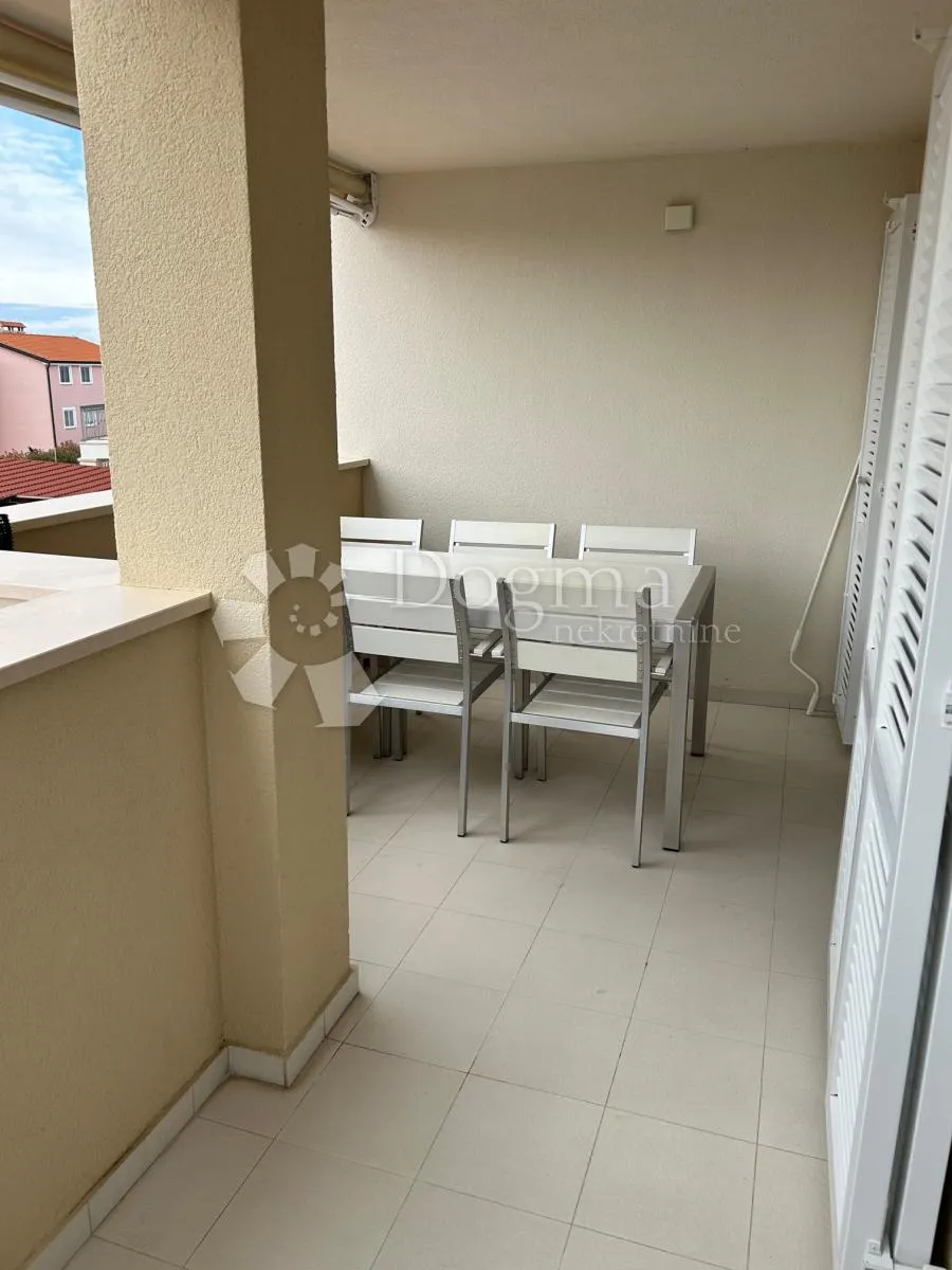 dvoetažni apartman u mirnom okružju - slika 3