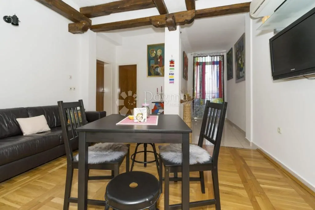 prodaja dva zasebna apartmana s pogledom na more - slika 20