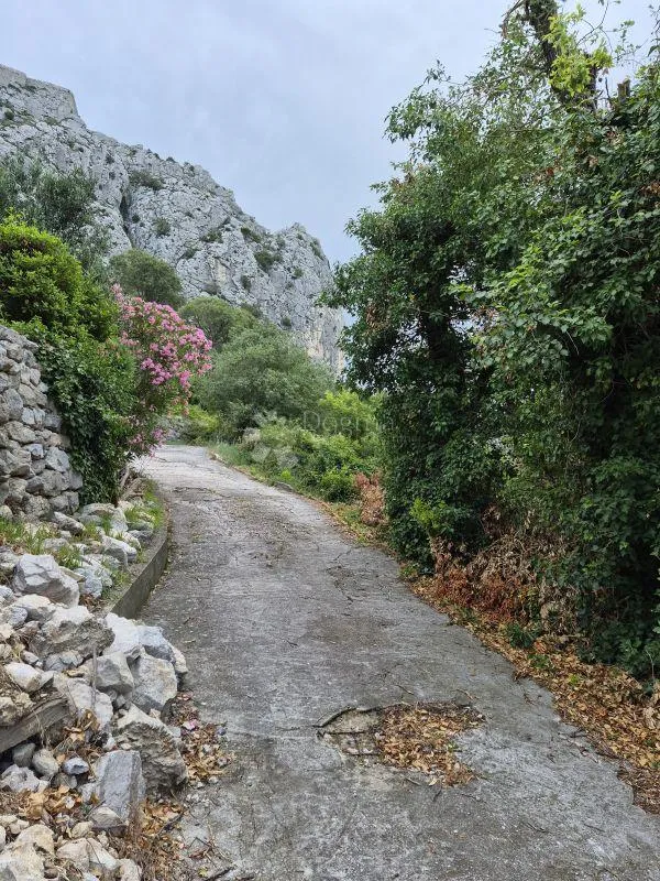 klis, 1200m2 uz cestu s pogledom - slika 4