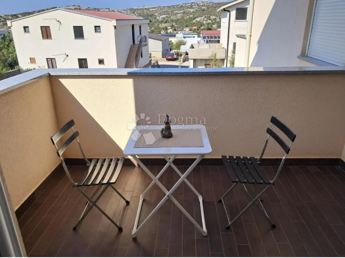novi nekorišten apartman 200m od mora - slika 10