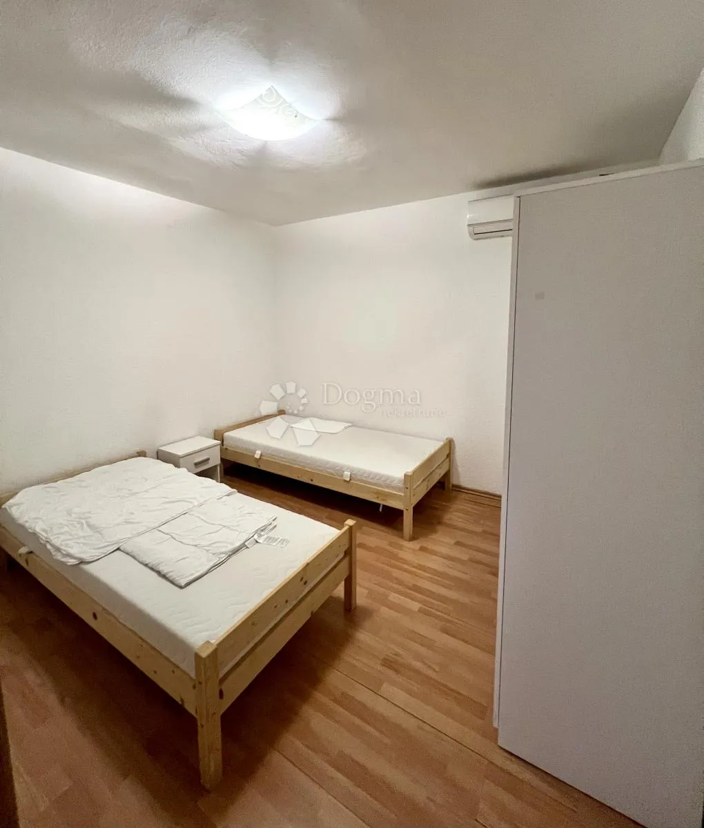 trosoban stan u rovinju - blizina plaže cuvi - slika 7