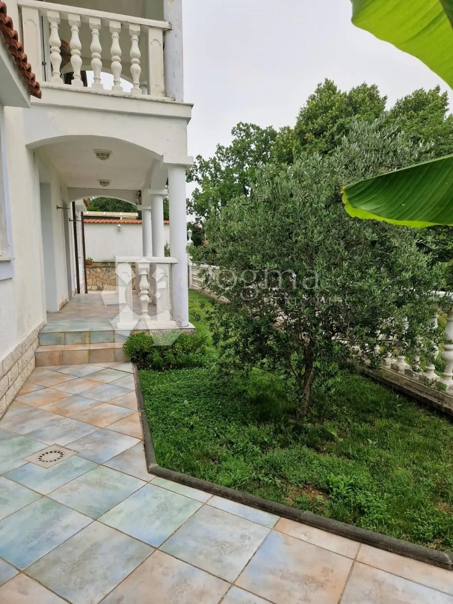 atraktivna villa sa pogledom na more -najam - slika 9