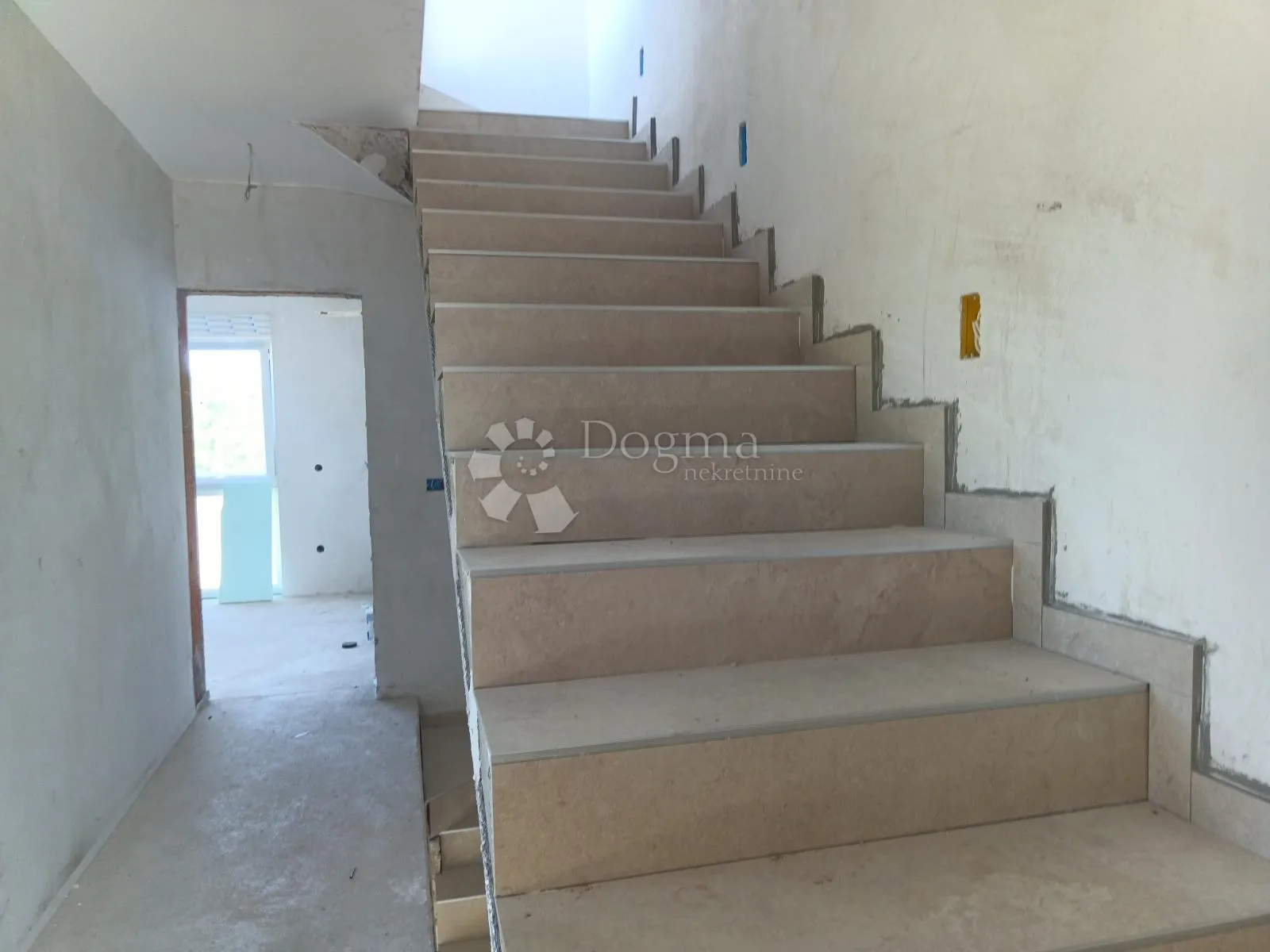 novogradnja - 127,5m2 s bazenom i krovnom terasom - slika 12