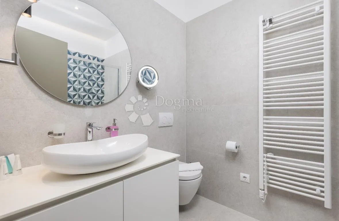 rijeka, centar, 156 m2. divota od 3 stambene jedinice! - slika 22