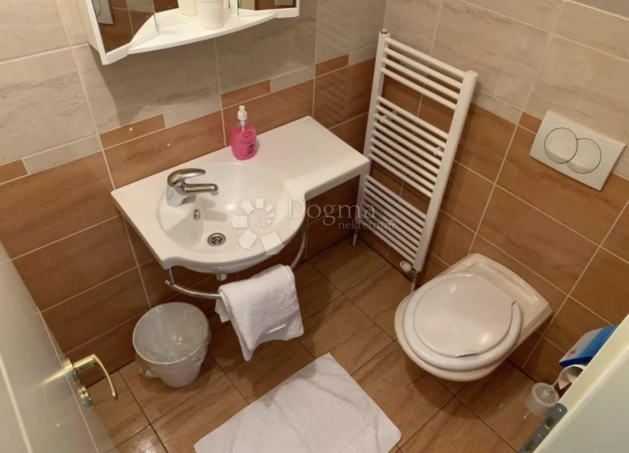 prodaja poslovne zgrade-hotel-restoran - slika 21