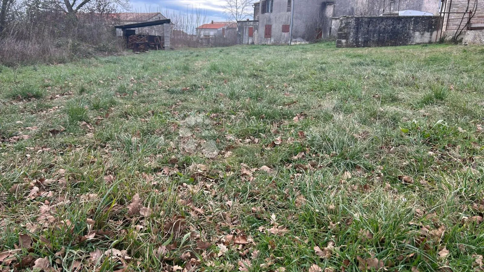 prostrano građevinsko zemljište u okolici barbana - slika 4