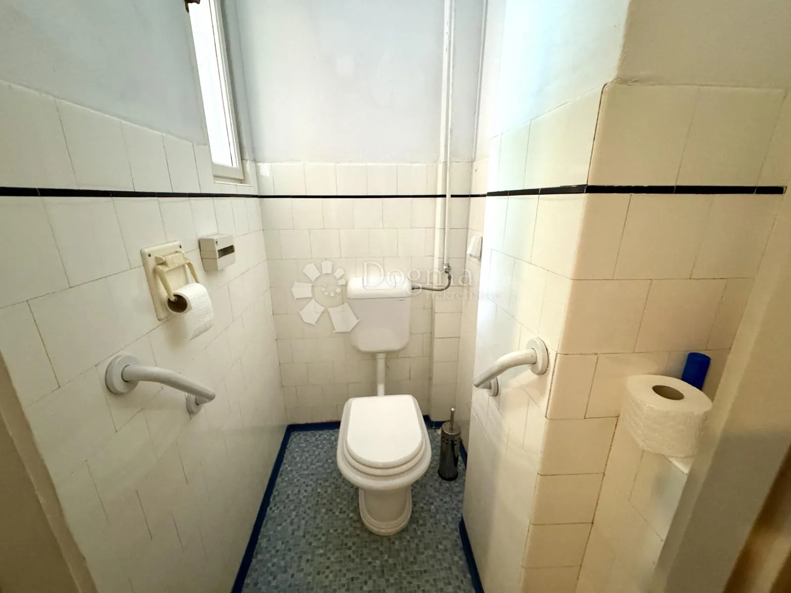 stan na dvije etaže u vili - pećine - slika 12