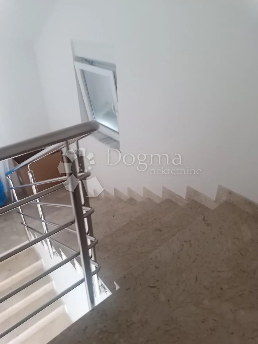 vodice - stan u prizemlju 126 m2 - slika 15
