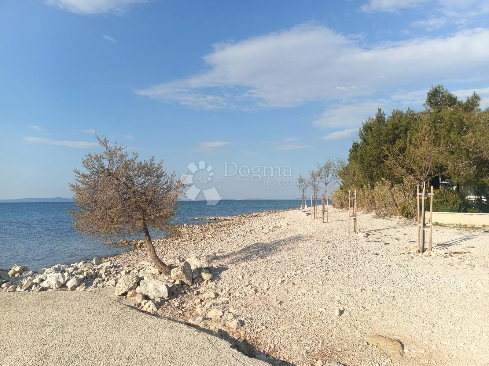 otok vir -site 77,20m2 dvosoban stan120m od mora - slika 4