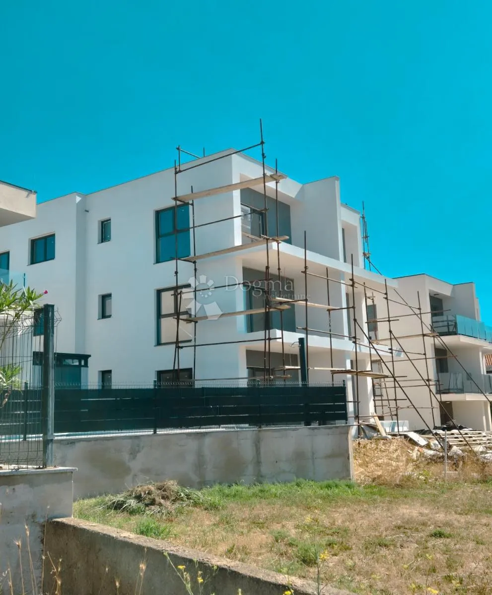 veličanstvena novogradnja s pogledom na more i s terasom od 72 m2! - slika 2