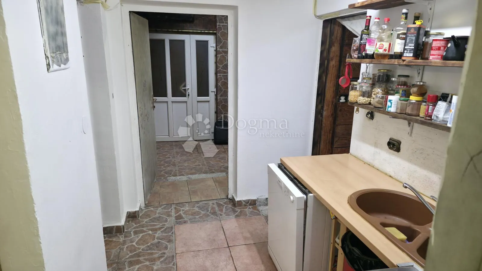 prodaja kuće, zagreb, ferenščica, 325m2 - slika 7