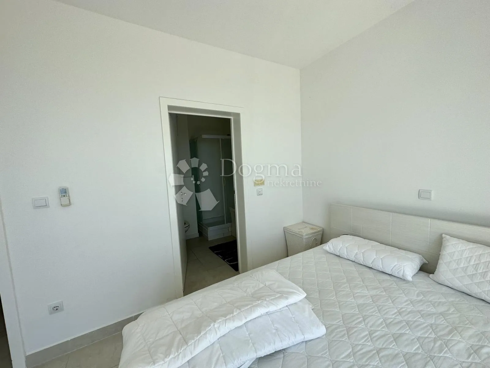 prilika! penthouse sa panormaskim pogledom i bazenom crikvenica - slika 10