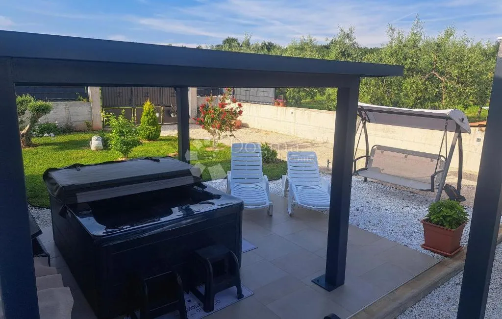 poreč okolica - moderna kuća s bazenom okružena prirodom - slika 26