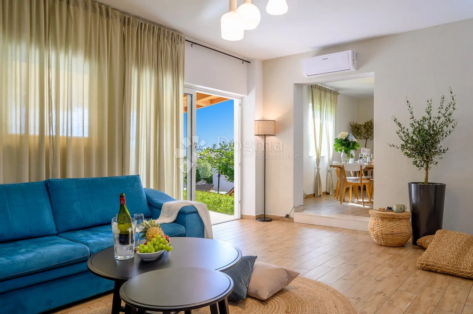 prekrasna vila s bazenom - slika 8