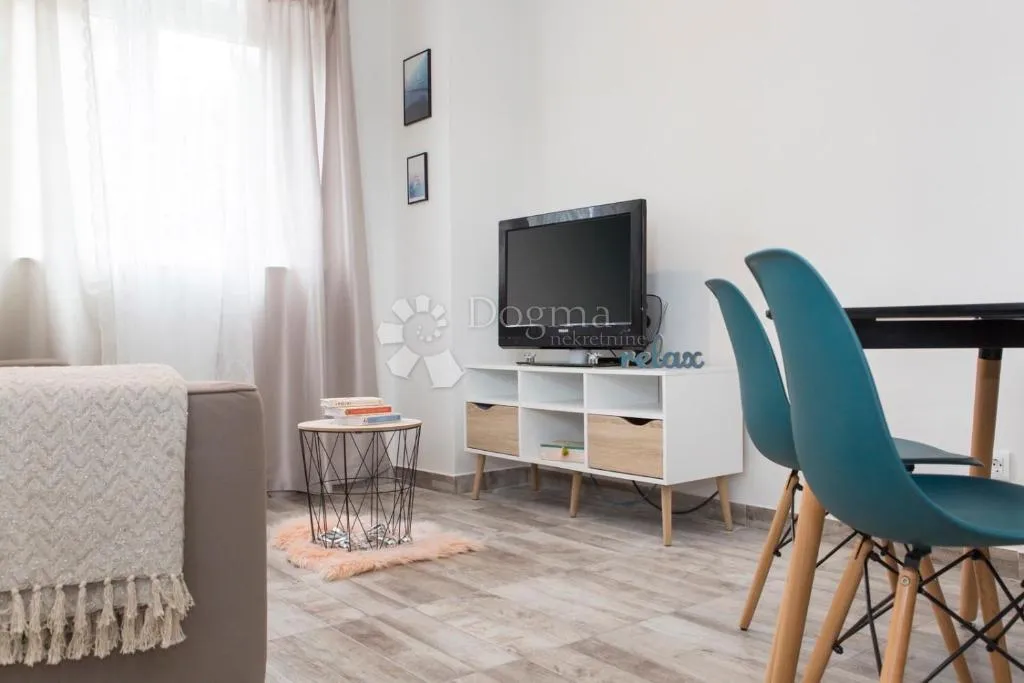 potpuno namješten i uređen stan, rabac - slika 4