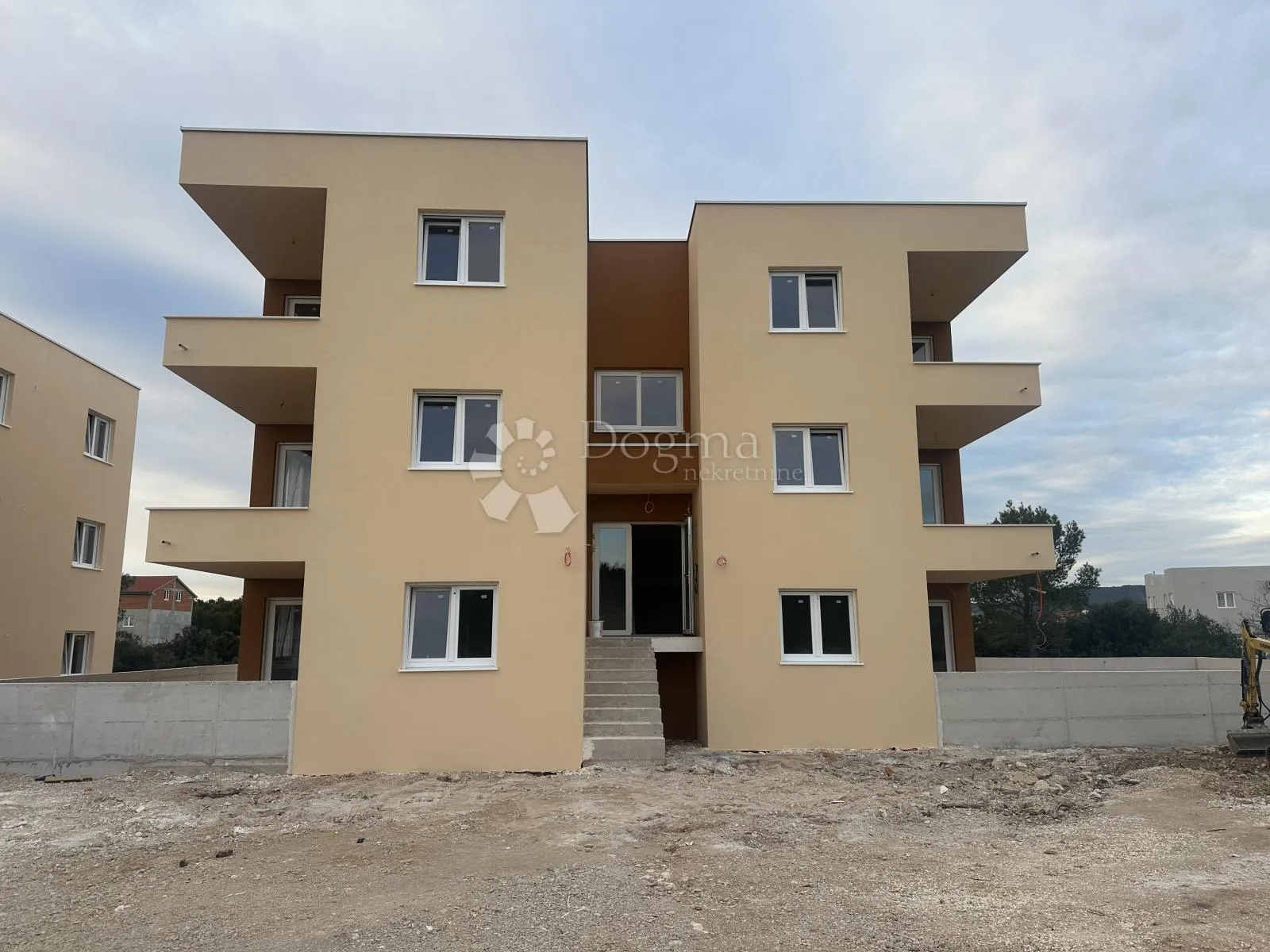 novogradnja, dvosobni stan u prozemlju s terasom, dvorištem i parkirnim mjestom - slika 2