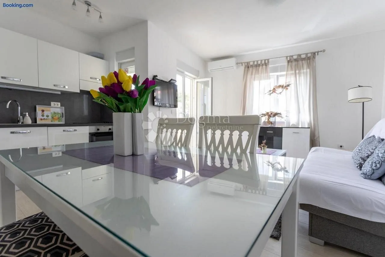 dva apartmana sa bazenom - slika 4
