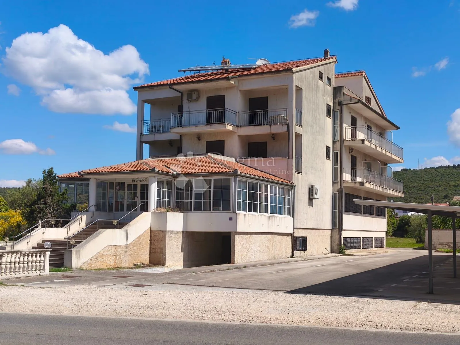 sukošan - obiteljski hotel sa restoranom blizu mora - slika 2