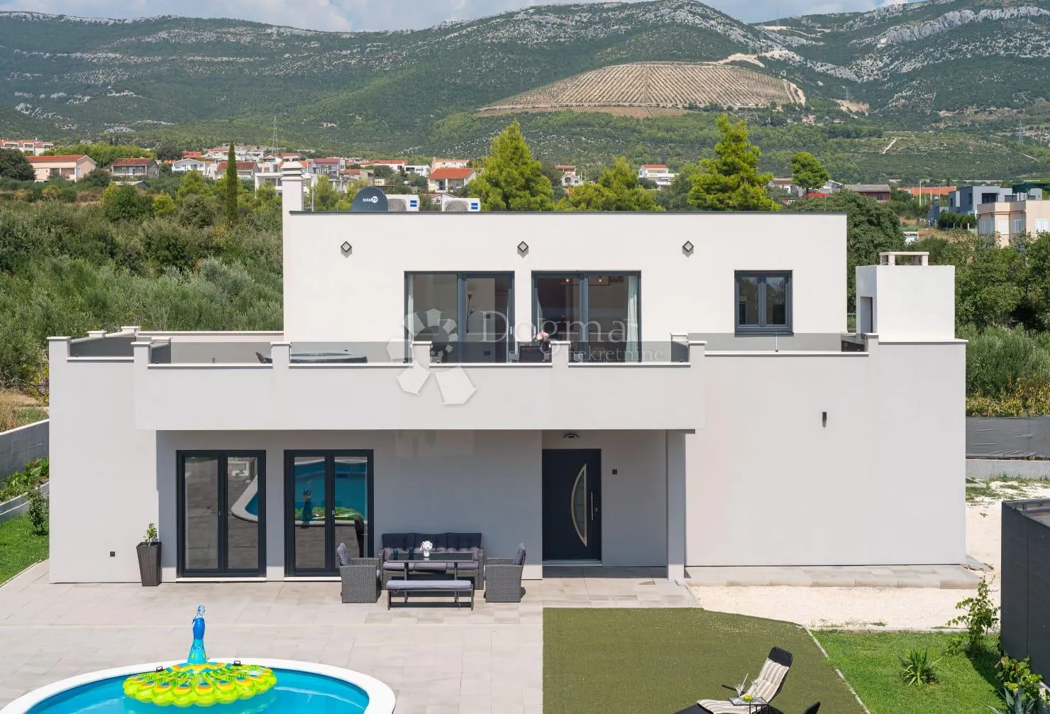 villa sa bazenom - slika 6