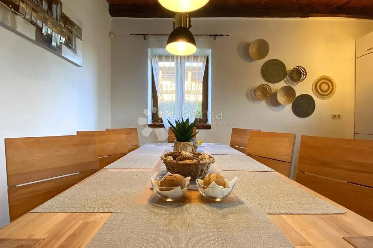 prekrasna vila s bazenom – idealna prilika za investiciju! - slika 8