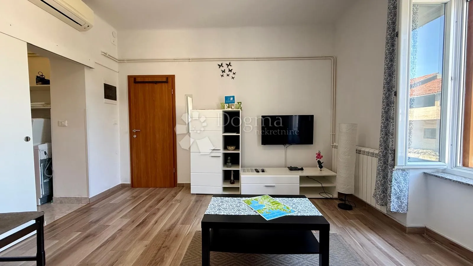 kuća s dva stana i uređenim dvorištem - slika 7