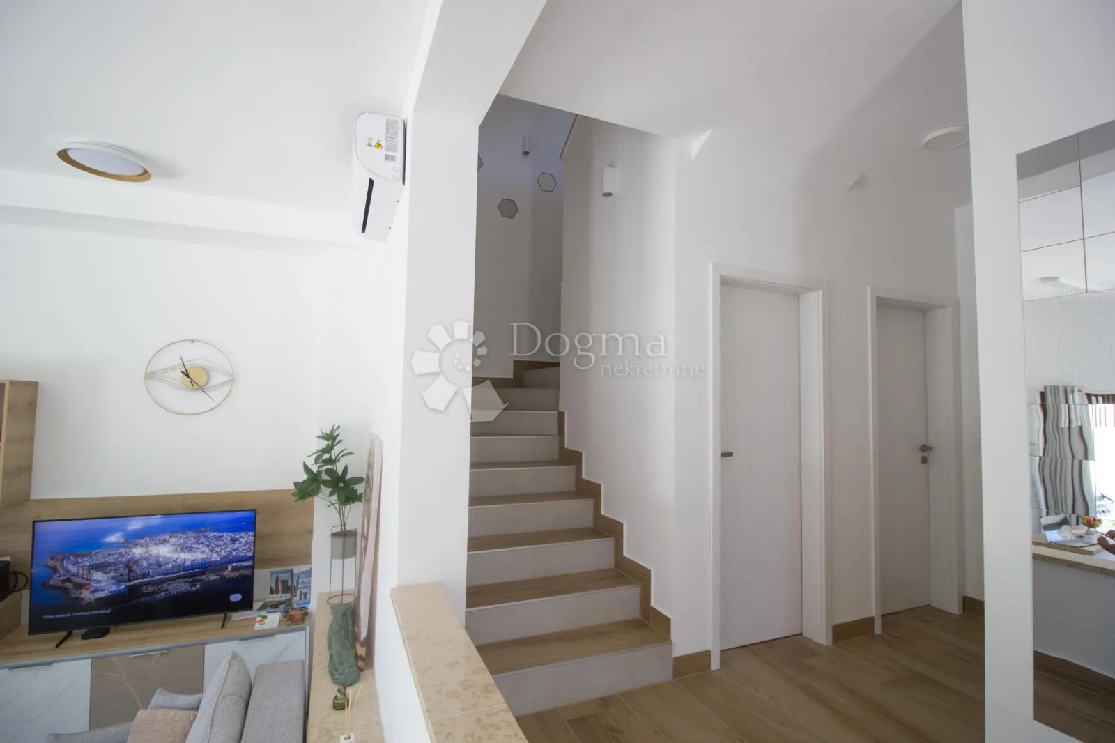 svetvinčenat: divna villa s pogledom na prirodu - slika 9