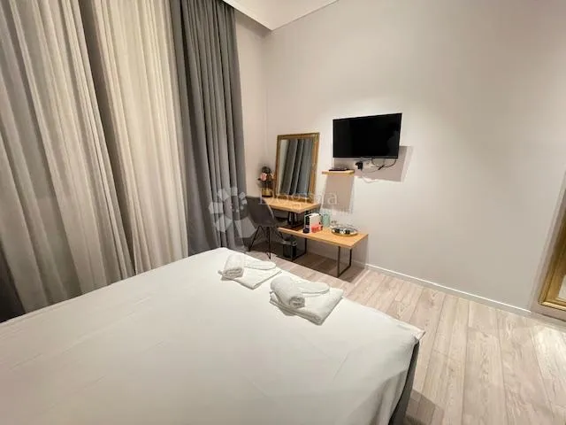 iznajmljujem tri sobe i dva apartmana u samom centru grada - slika 15