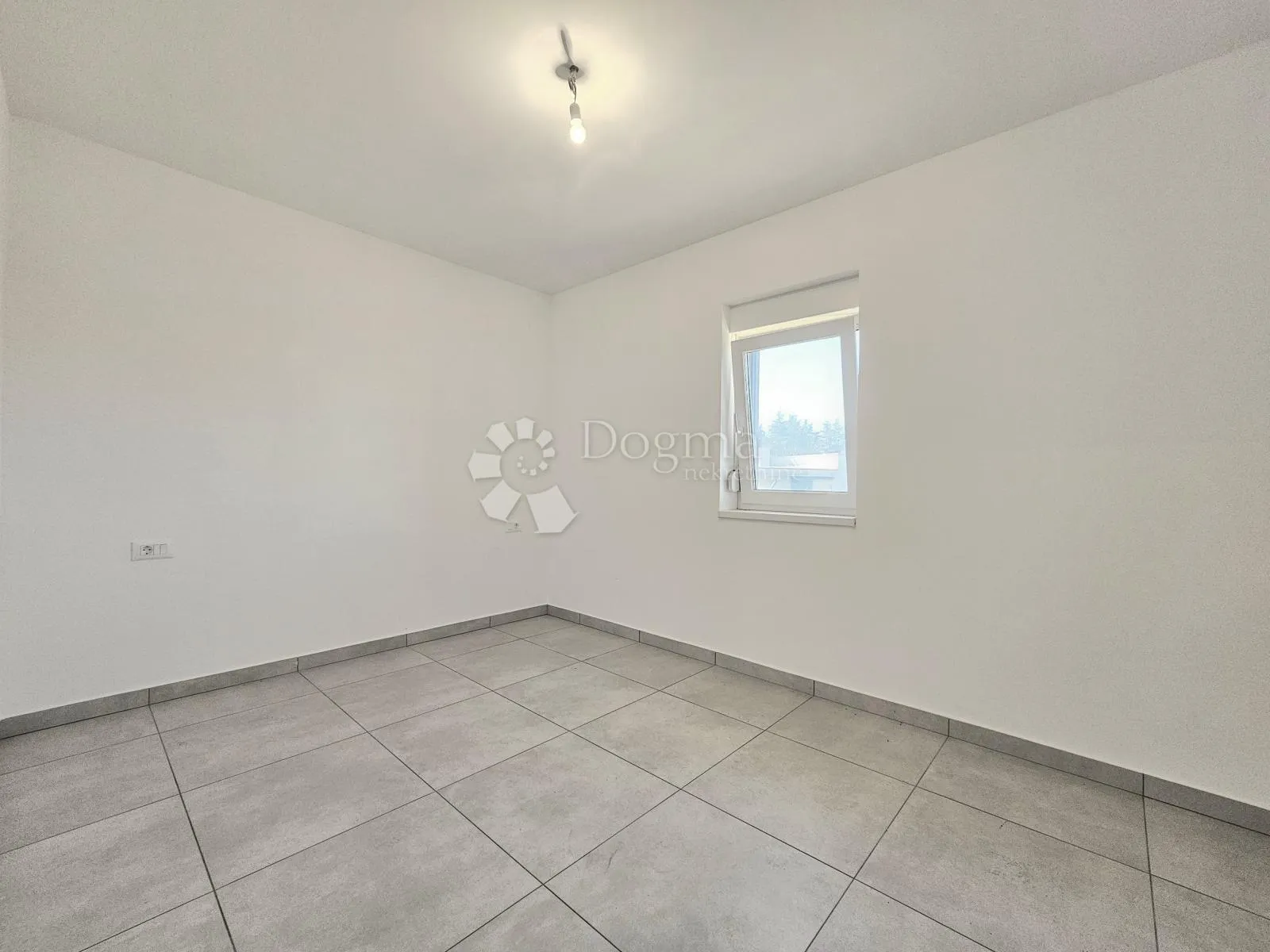 stan 400m od mora s pogledom na more i garažom - slika 11