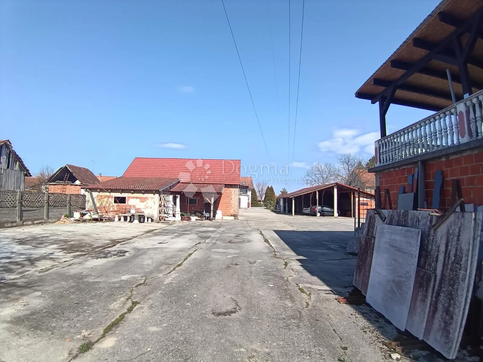 velika kuća s poslovnim prostorom i dodatnim objektima - slika 5