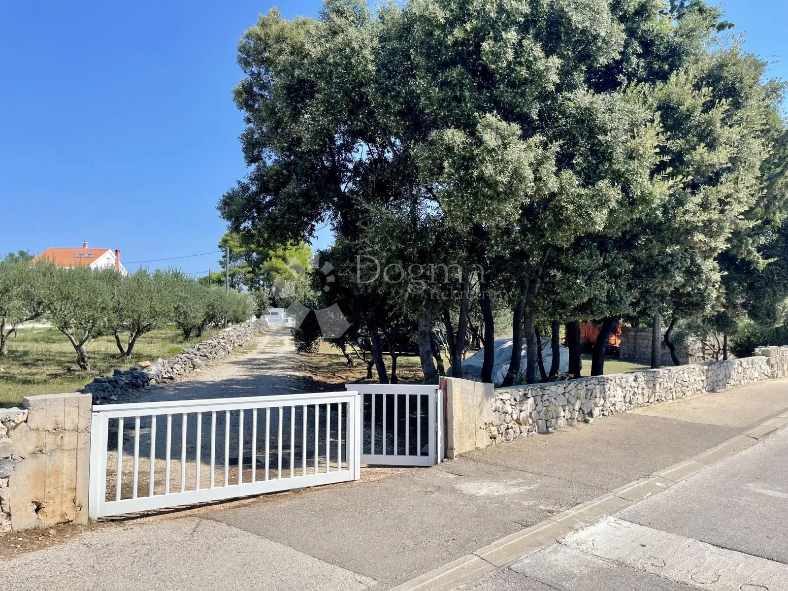 vir - zemljište s kućom 50m od mora - slika 14