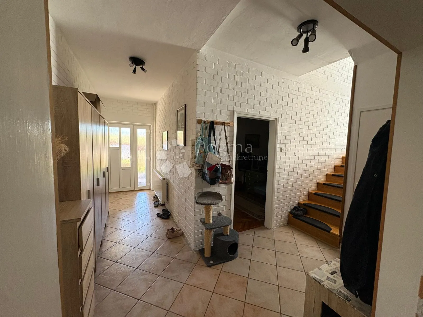 kuća 648 m² s podrumom i potencijalom za 2 stana - slika 7