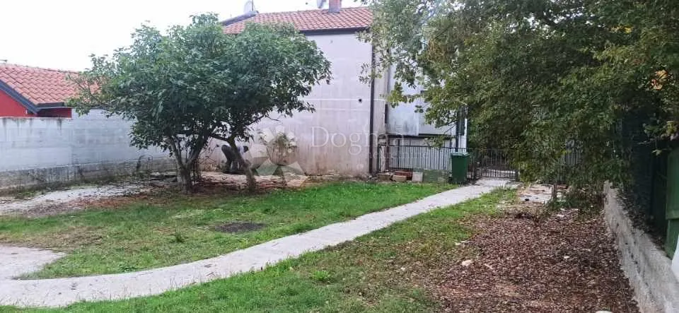 karigador manja kuća - slika 16