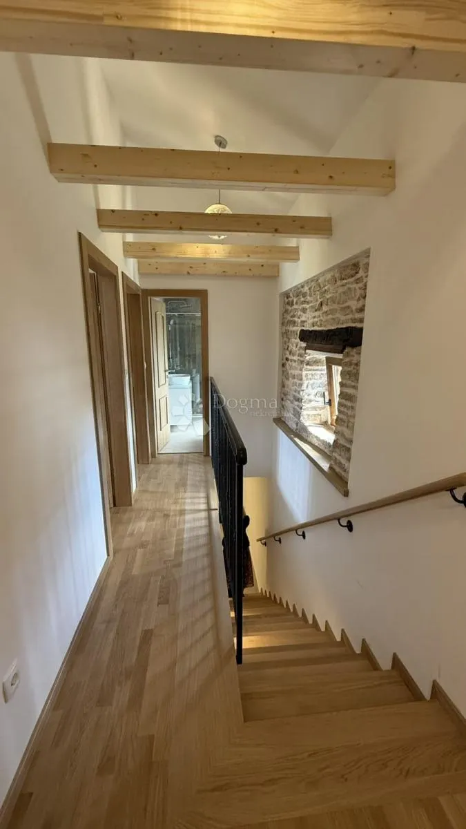 prekrasna renovirana kamena kuća - slika 17