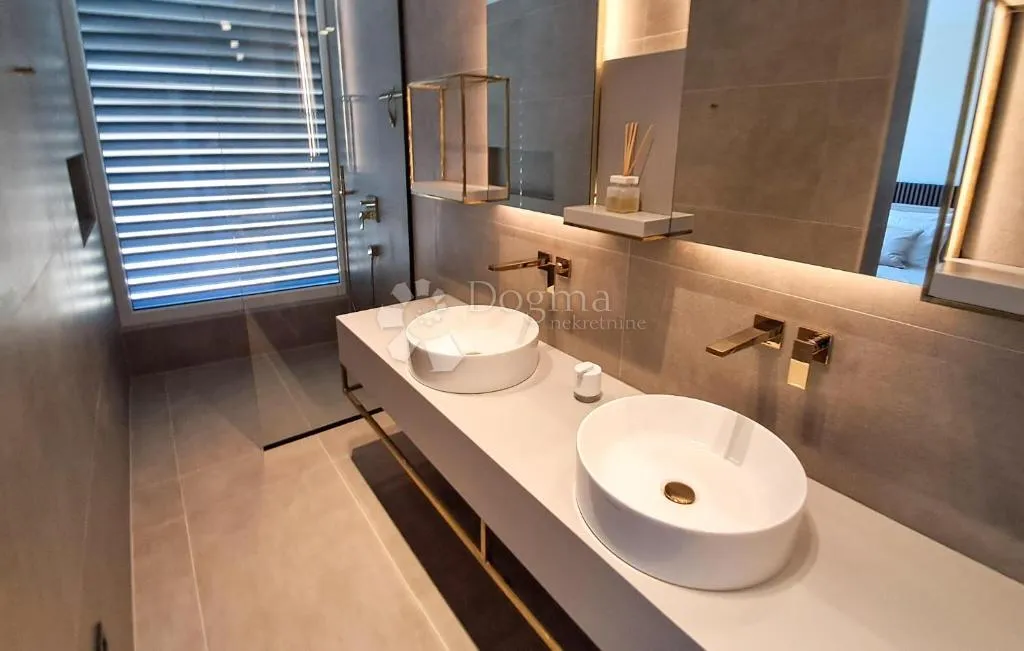 moderna villa na rovinjskoj periferiji - slika 7