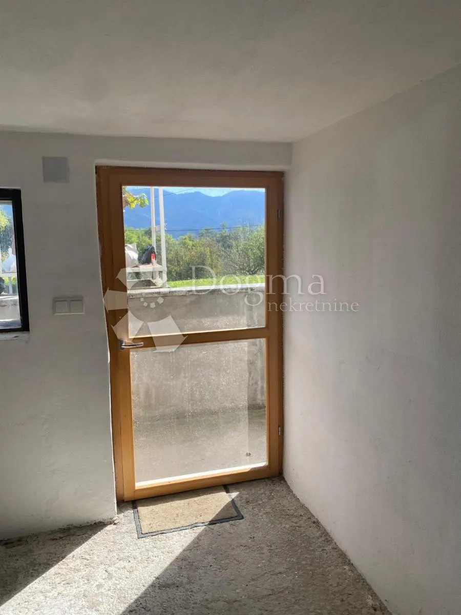 renovirana kuća s panoramskim pogledom na ivančicu - slika 16