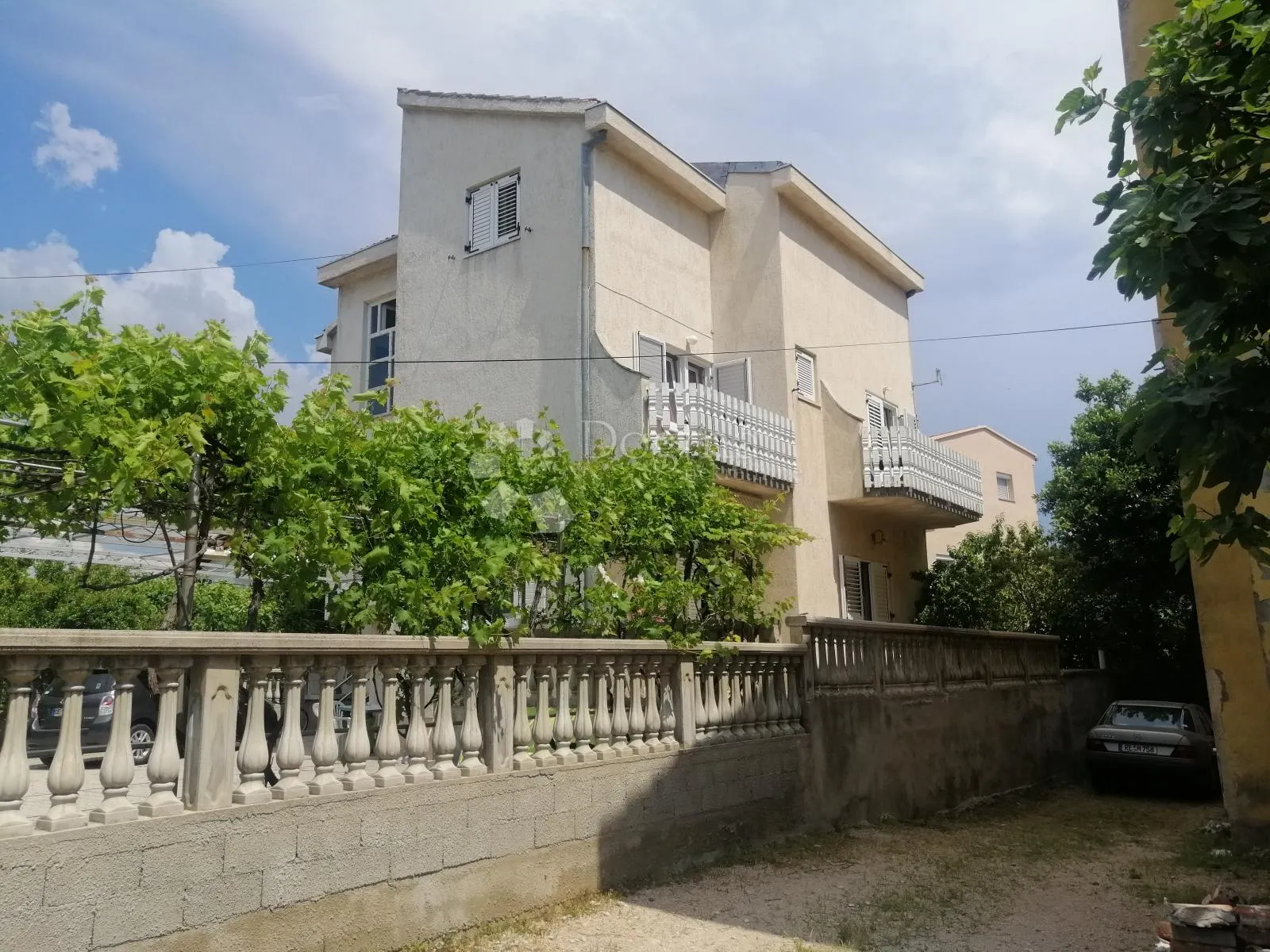 tribunj - kuća s 9 apartmana + građevinska parcela 418 m2 - slika 9