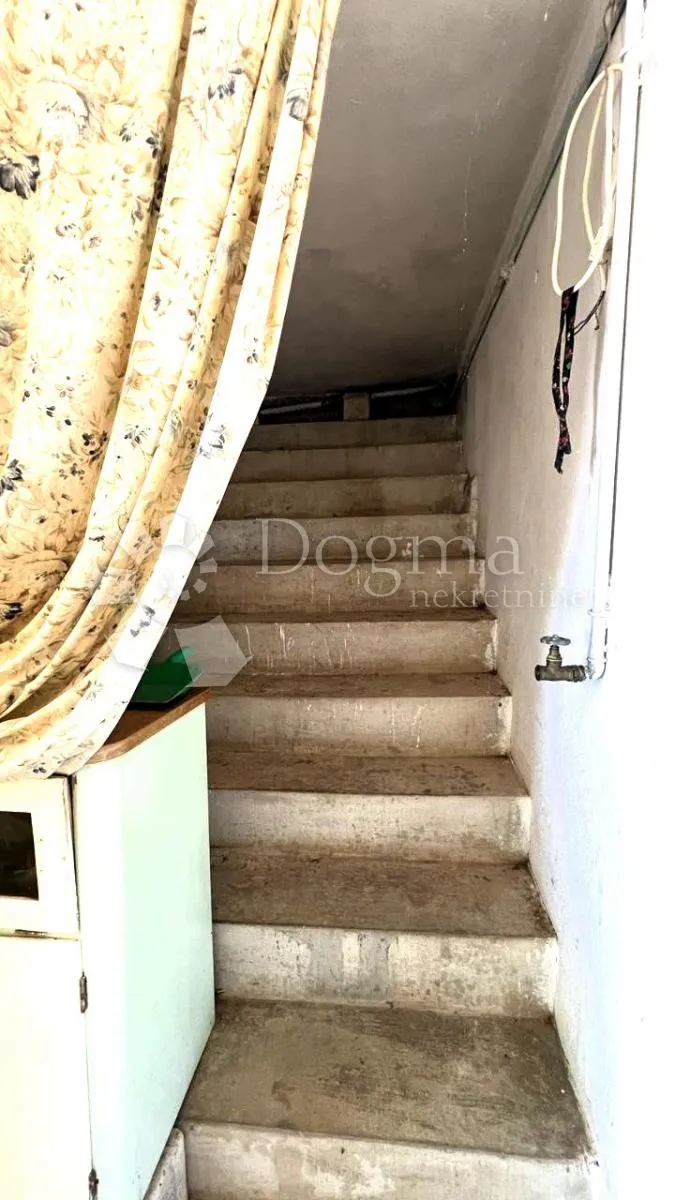 prostrana kuća za adaptaciju sa pogledom na kvarner! - slika 9