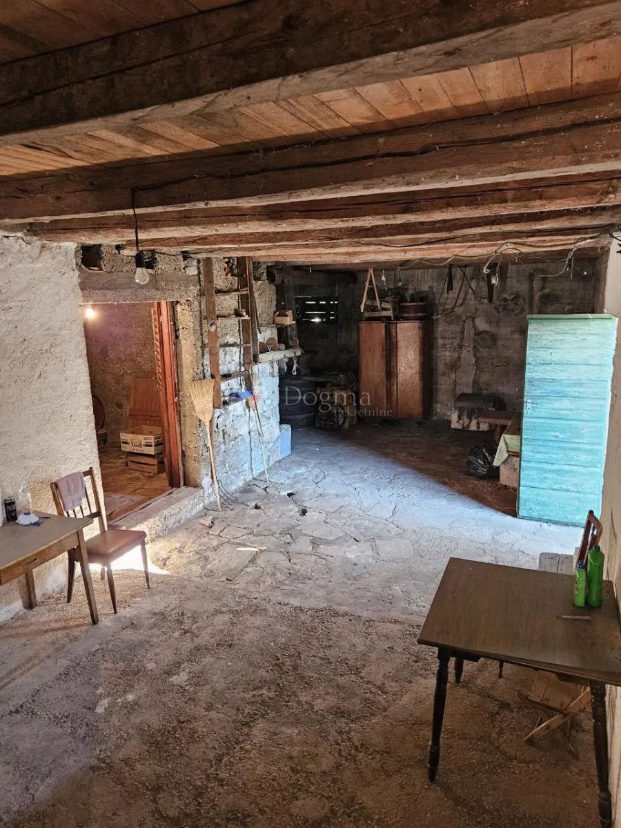 samostojeća stara kuća za renovaciju s pogledom na more! vadalj - slika 1