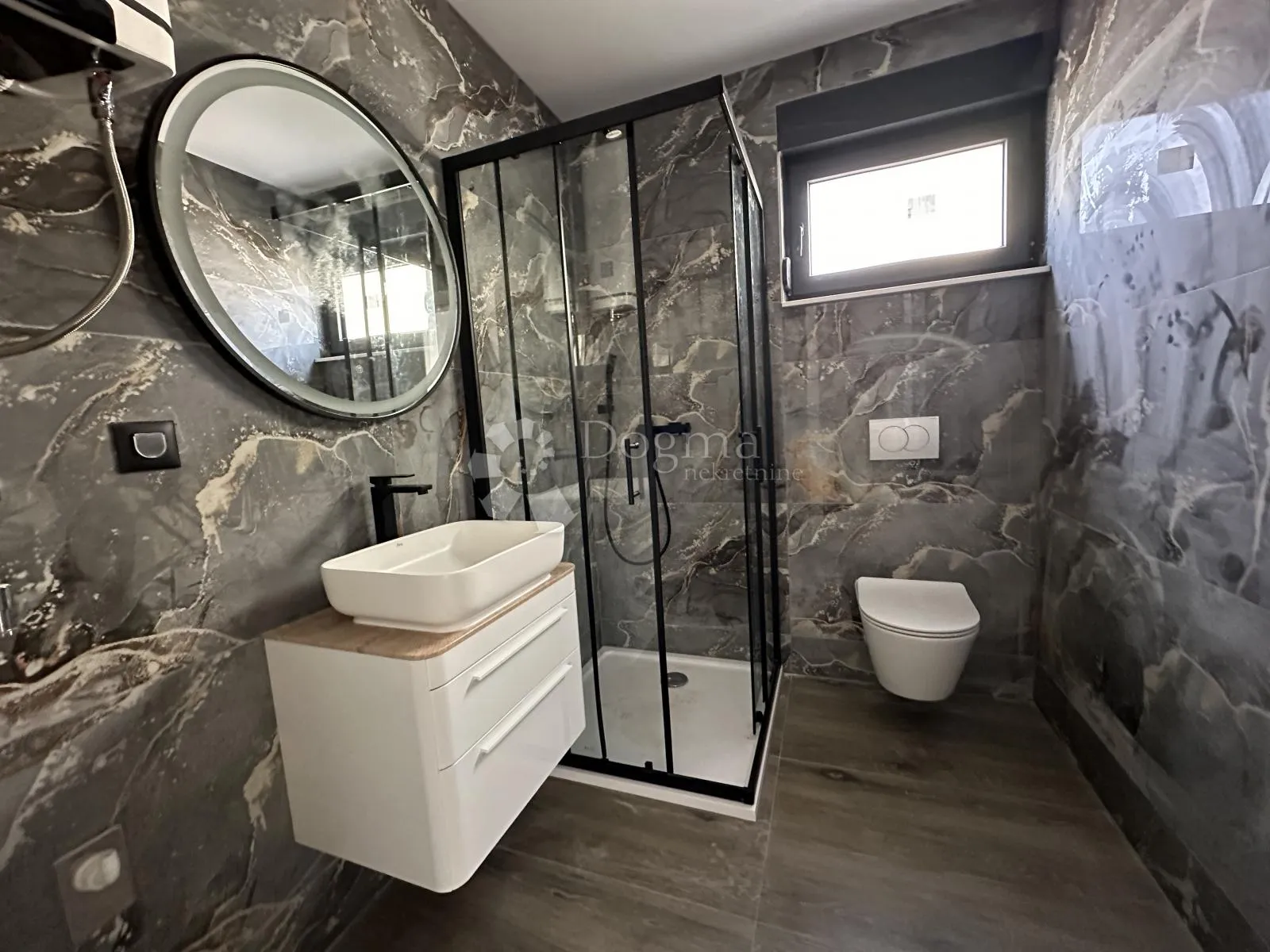 luksuzni penthouse na obali mora - slika 10