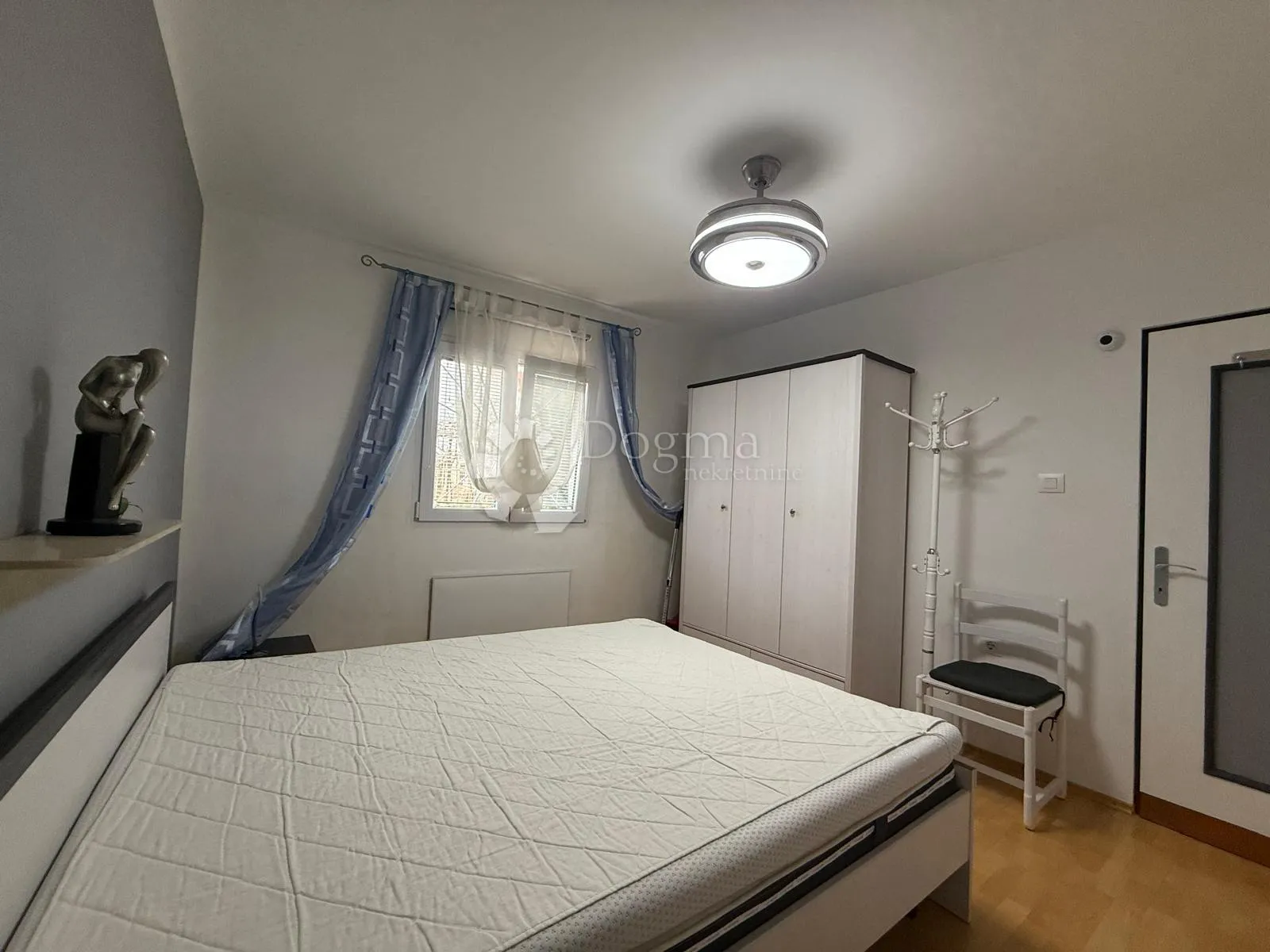 kuća s 2 stana - 300 m od mora - slika 15